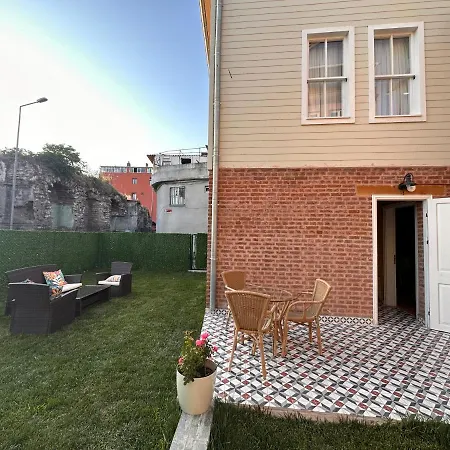 Lovely History * Provincia di Istanbul