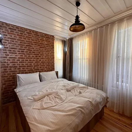 Lovely History Otel *