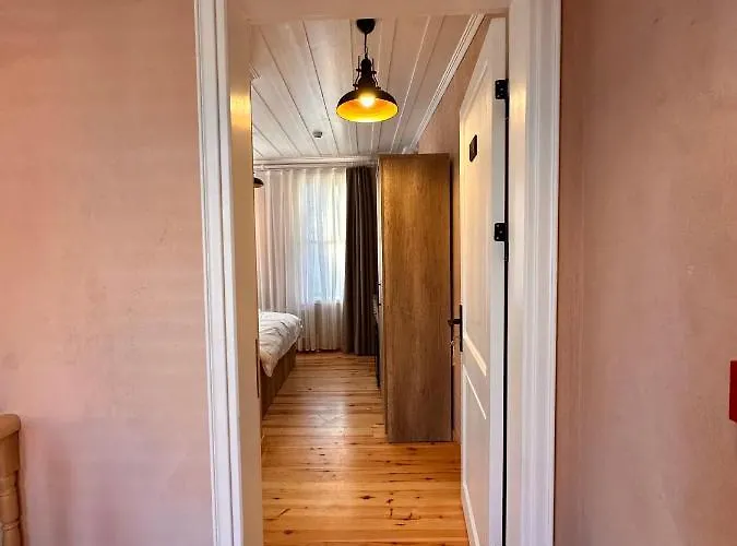 Hotel Lovely History