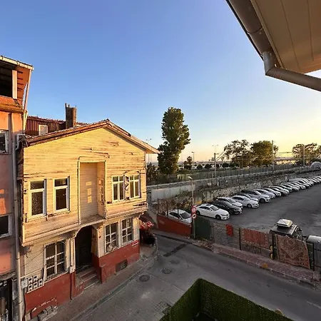 Hotel Lovely History