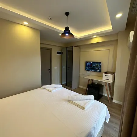 Lovely History * Istanboel